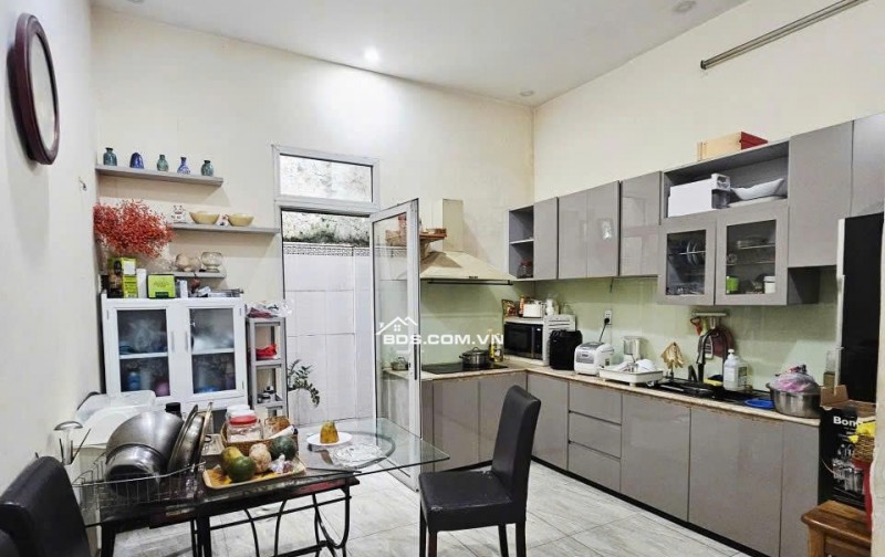 Bán nhà HXH 5m đường Phổ Quang P.2 Tân Bình 72m2, 3 Tầng 4PN. Chỉ 12.7 Tỷ còn TL với chủ